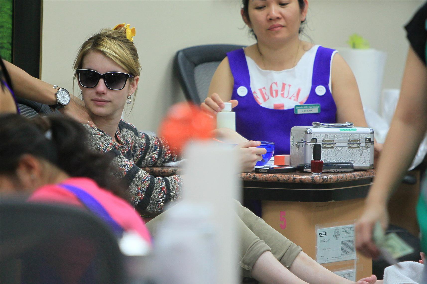 Emma Roberts leaving a nail salon in Beverly Hills photos | Picture 63908